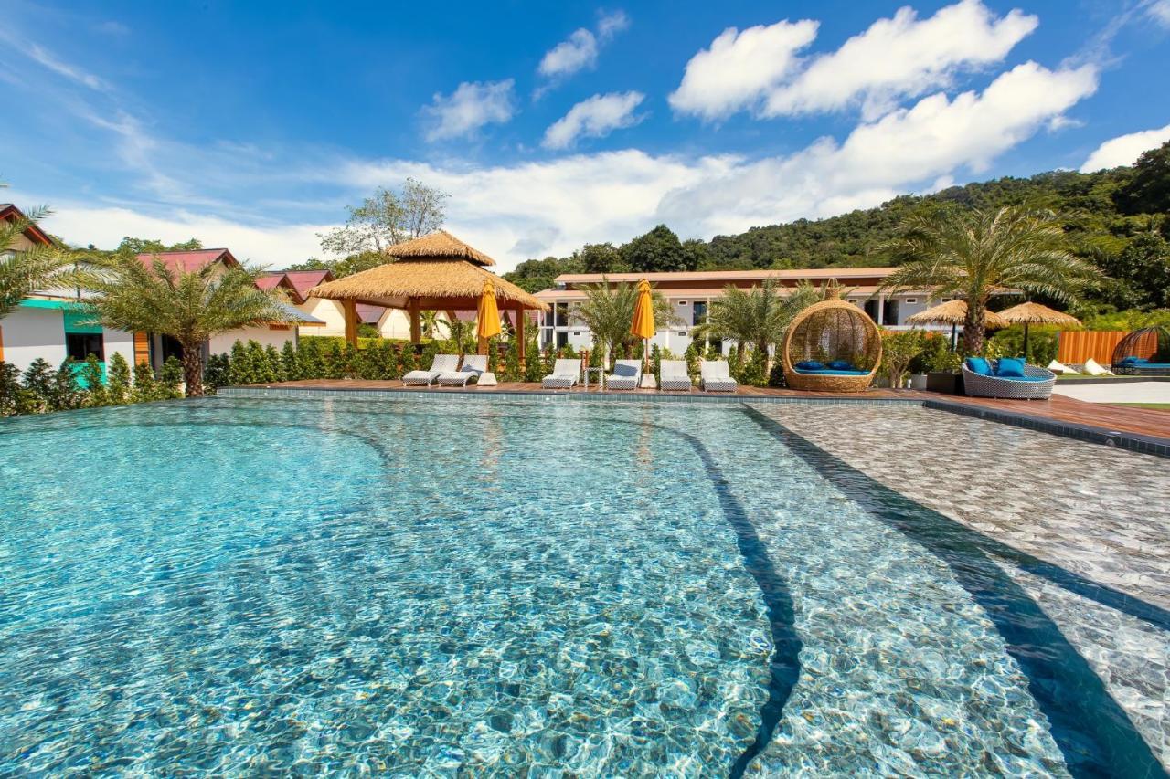 U Rip Resort Phi Phi Hotel Exterior foto